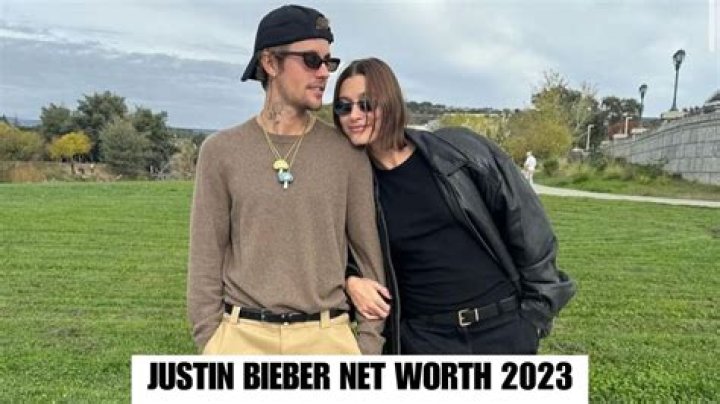 Shanina Shaik wiki,dating, engaged, boyfriend, age, Net Worth Justin